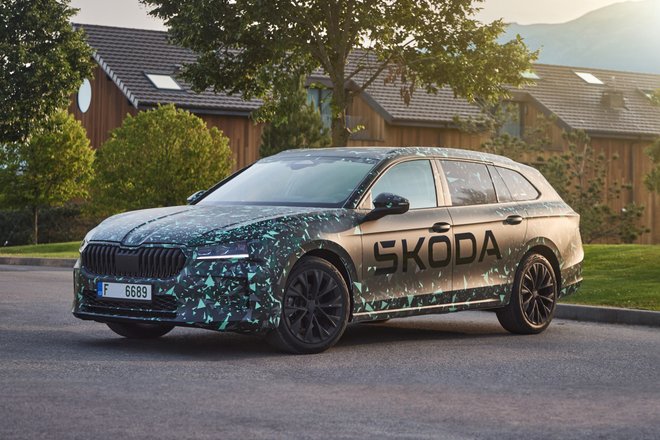 Прототип Skoda Superb четвертого поколения