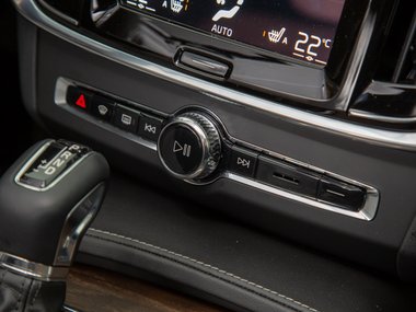 slide image for gallery: 27092 | Volvo V90