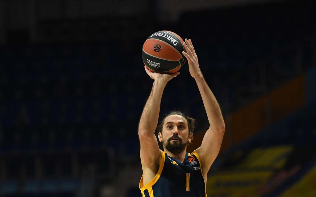 Баскетболисты «Химок» прервали серию из четырех поражений в Евролиге, победив «Вийёрбан»