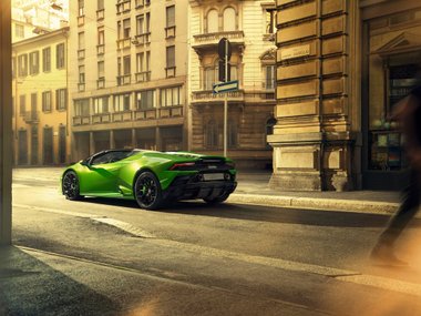slide image for gallery: 27817 | Lamborghini Huracán EVO Spyder