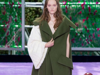 Slide image for gallery: 5458 | Показ коллекции Christian Dior