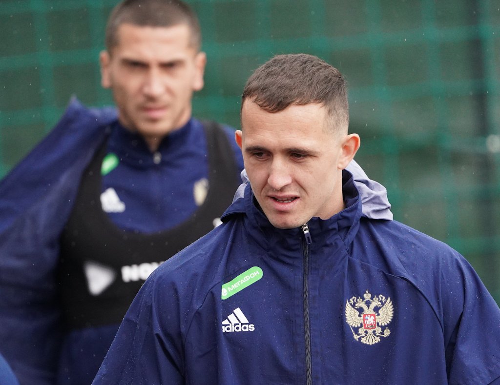 Экс-вратарь «Зенита» Лунев тренируется со второй командой клуба