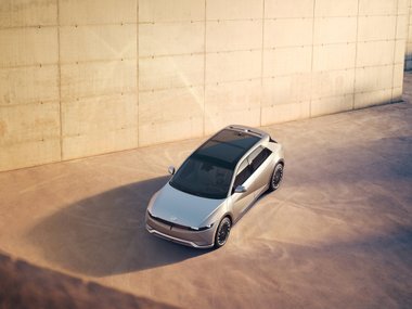 slide image for gallery: 27492 | Ioniq 5