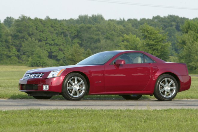 В GM ответили на слухи о появлении спорткара Cadillac на базе Corvette В GM ответили на слухи о появлении спорткара Cadillac на базе Corvette
