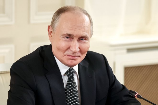 Президент РФ Владимир Путин на встрече с руководителями международных информационных агентств а ПМЭФ-2025