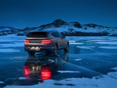 slide image for gallery: 27728 | Genesis GV80 по льду