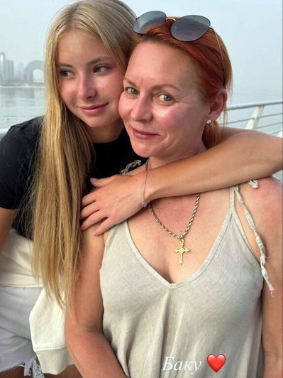 Фигуристка Анисина опубликовала редкое фото с повзрослевшей дочерью от Джигурды Фигуристка Анисина опубликовала редкое фото с повзрослевшей дочерью от Джигурды