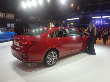 slide image for gallery: 23726 | Kia