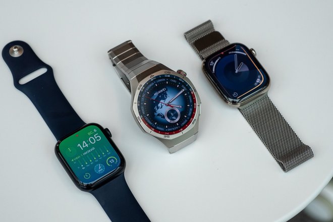 Слева направо: Apple Watch Series 9, Huawei Watch GT 5 Pro, Apple Watch Series 10