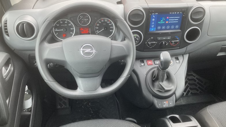 Интерьер Opel Combo Life