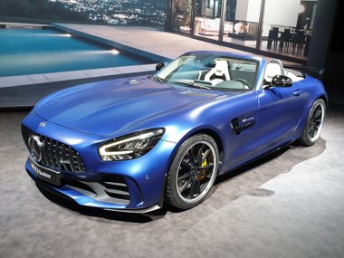 slide image for gallery: 24212 | Mercedes-AMG GT R Roadster