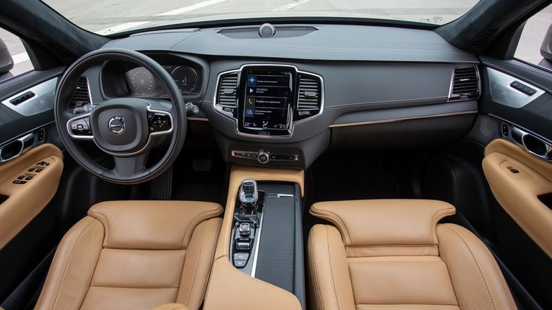 slide image for gallery: 28125 | Тест-драйв Volvo XC90