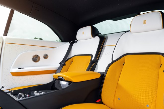 Интерьер Rolls-Royce Black Badge Spectre "Solis" 2025