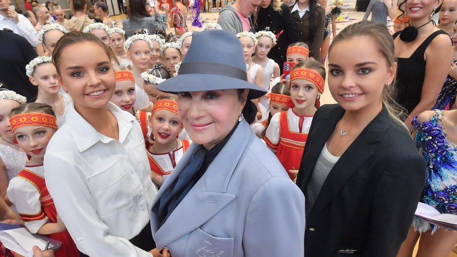 Ирина Винер и сестры Аверины Ирина Винер и сестры Аверины