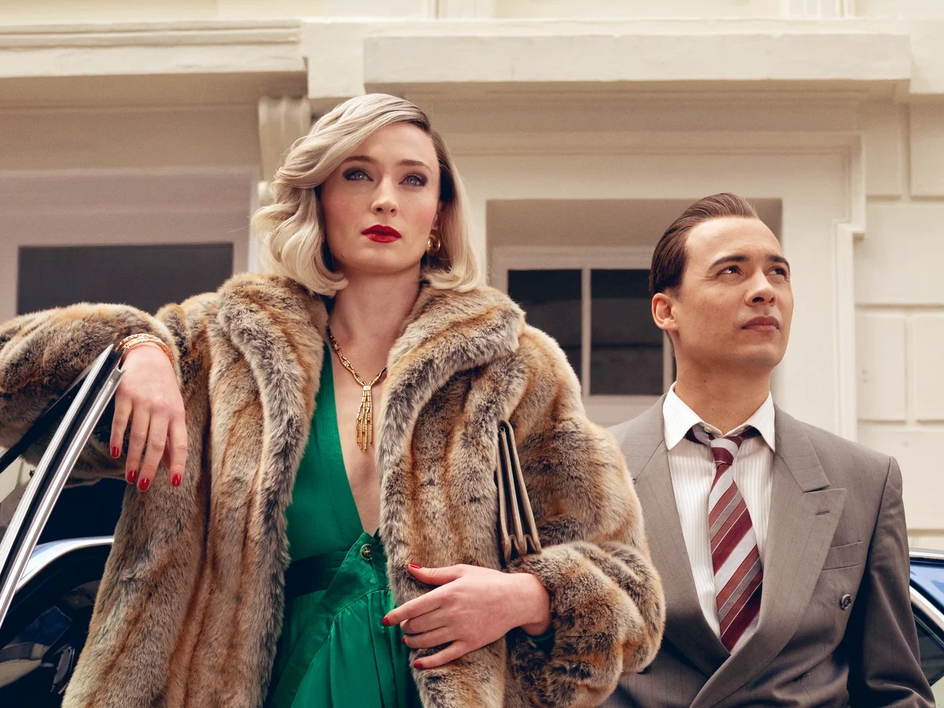 Софи Тернер в сериале «Джоан» Софи Тернер в сериале «Джоан»