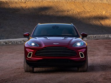 slide image for gallery: 25315 | Aston Martin DBX