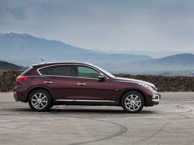 slide image for gallery: 21359 | Infiniti QX50