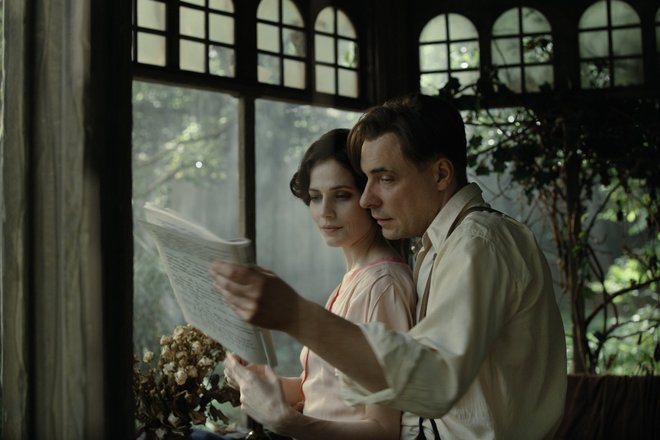 Юлия Снигирь и Евгений Цыганов в фильме «Мастер и Маргарита»