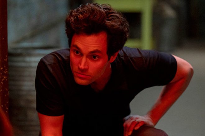 Пенн Бэджли в роли Джо Голдберга в сериале «Ты» Пенн Бэджли в роли Джо Голдберга в сериале «Ты»