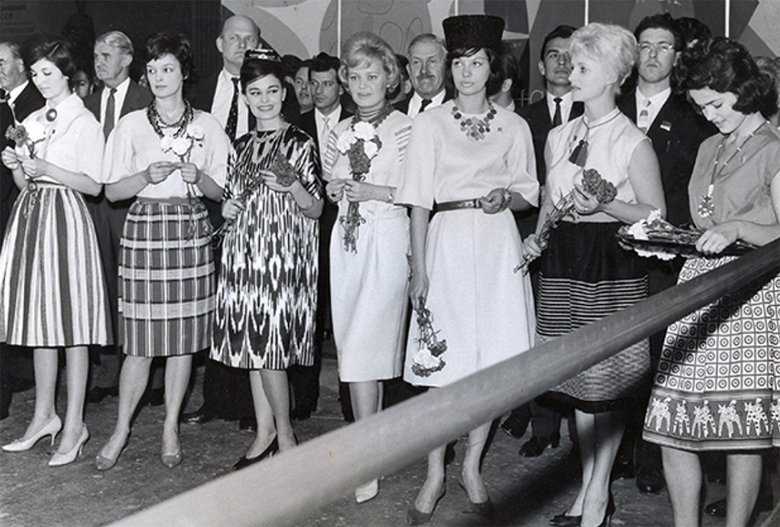 Советские манекенщицы в Лондоне, Нина Вагина в центре. 1961 год Фото: предоставлено семьей Нины Вагиной
