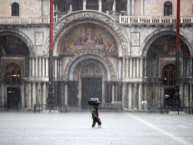 Slide image for gallery: 11821 | Как выглядит затопленная Венеция