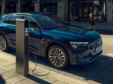 slide image for gallery: 26118 | Audi e-tron
