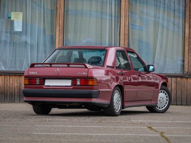 Mercedes-Benz 190E