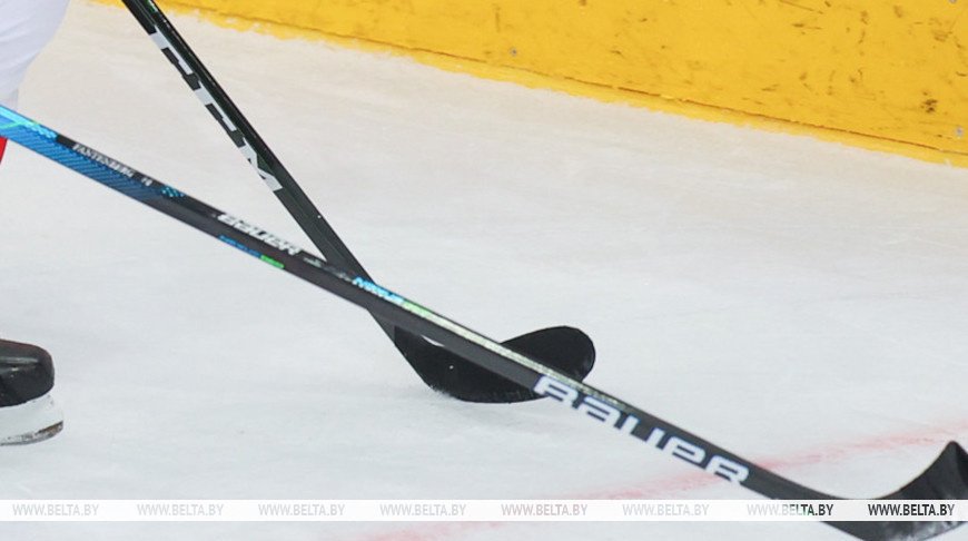 12-летний хоккеист сломал клюшку о голову соперника: видео