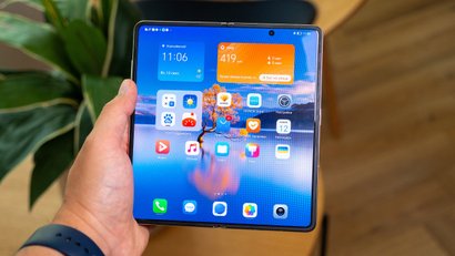 Honor Magic V2