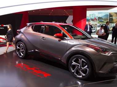 slide image for gallery: 23474 | Toyota C-HR Hy-Power Concept