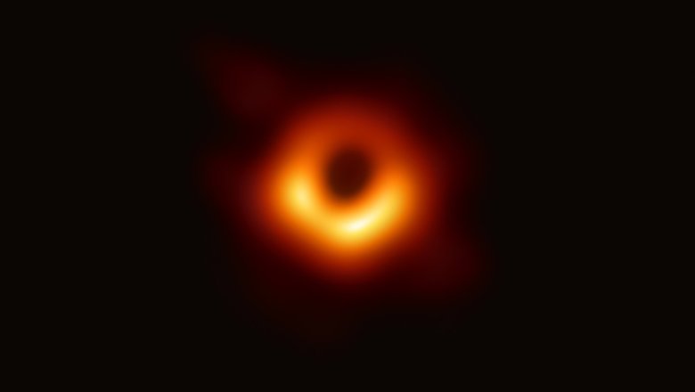 Первое изображение черной дыры, полученное в 2019 году.