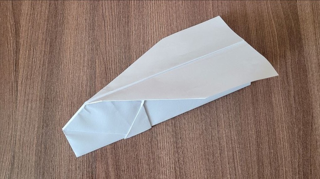 Готовая модель самого стабильного бумажного самолета