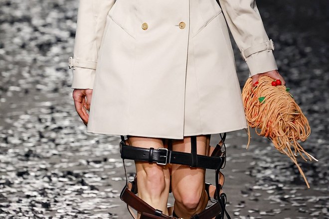 Показ Moschino Показ Moschino