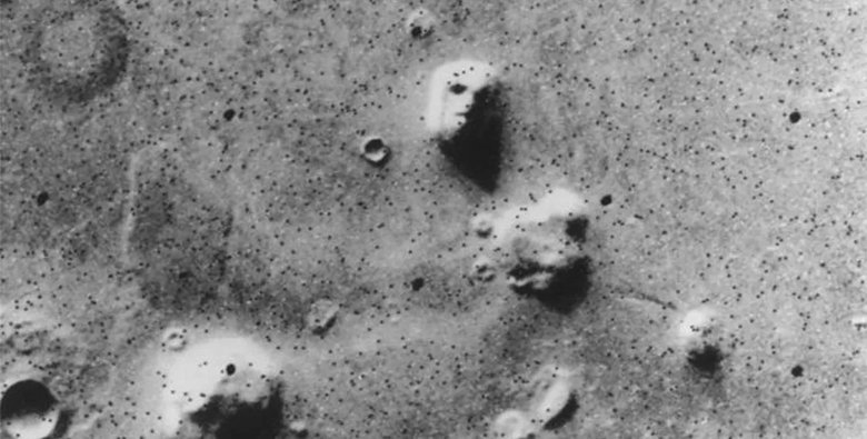 То самое «марсианское лицо» было снято с помощью «Викинг 1». Фото: NASA