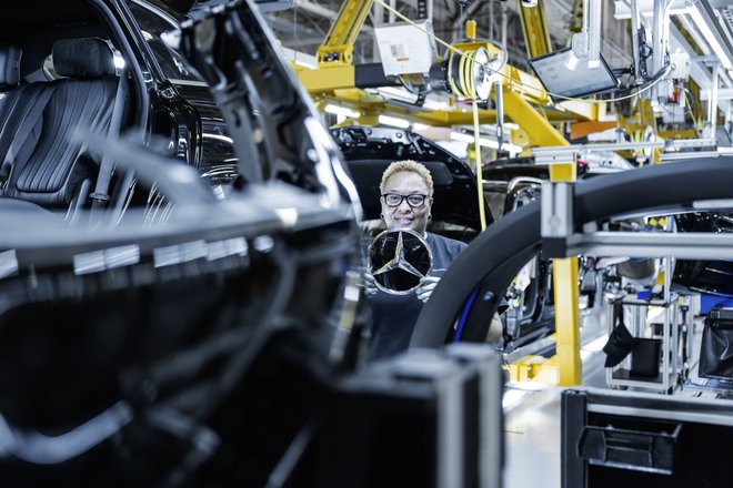 Завод Mercedes-Benz Завод Mercedes-Benz