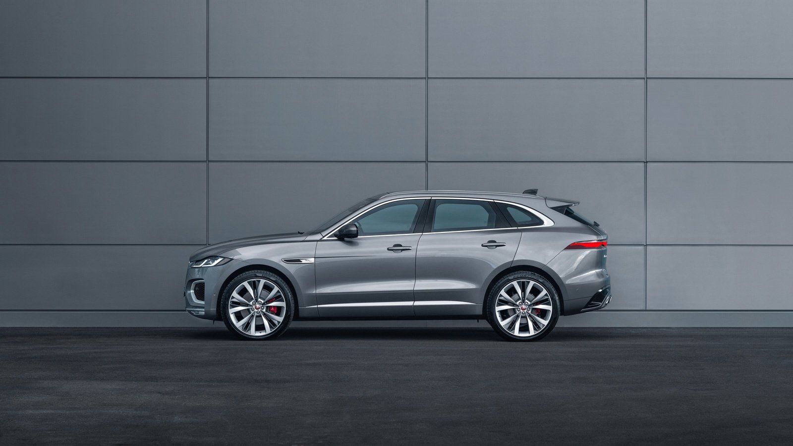 Jaguar представил обновлённый кроссовер F-Pace