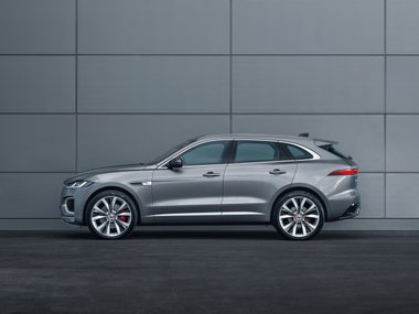 slide image for gallery: 26575 | Jaguar F-Pace