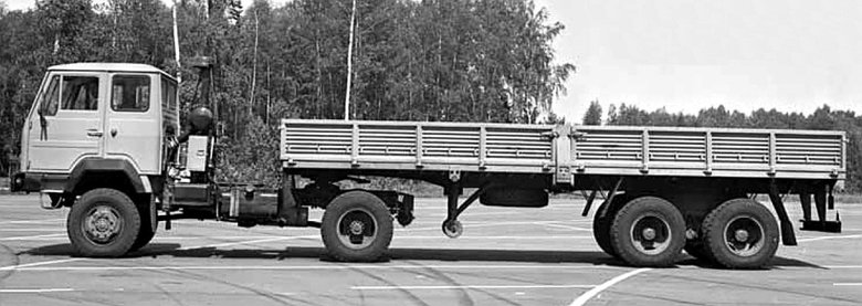 Прототип КАЗ-44302 — полноприводный седельный тягач