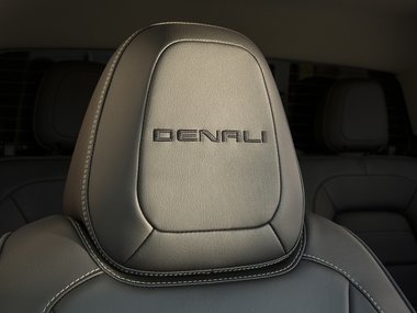 slide image for gallery: 18918 | GMC Canyon Denali