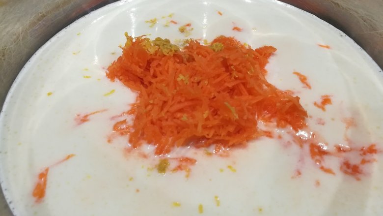 Рецепт: Морковный пирог с лимонной цедрой - в мультиварке
