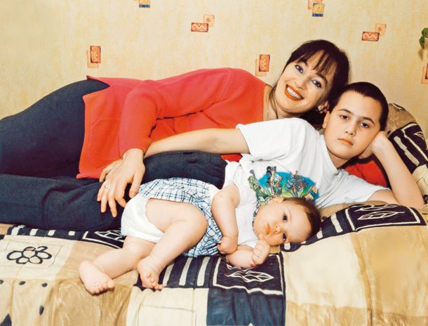 Лариса вместе с детьми: сыном Георгием и дочерью Ольгой