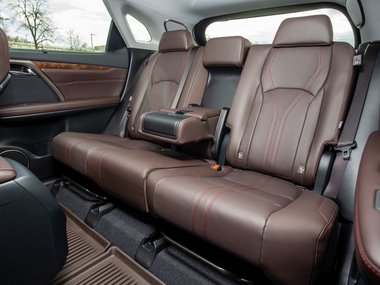 slide image for gallery: 28132 | Тест-драйв Lexus RX300