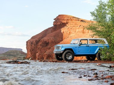 slide image for gallery: 17363 | Jeep Chief