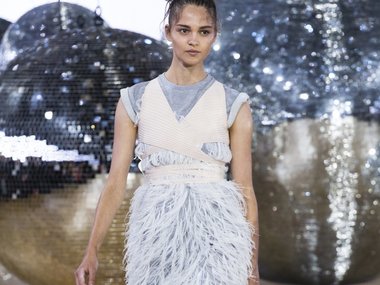 Slide image for gallery: 7717 | Moncler Gamme Rouge