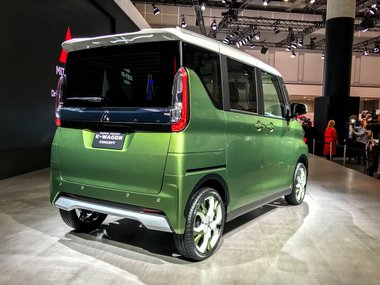 slide image for gallery: 25185 | Super Height K-Wagon Concept