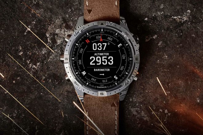 Garmin MARQ Adventurer (Gen 2) из дамасской стали