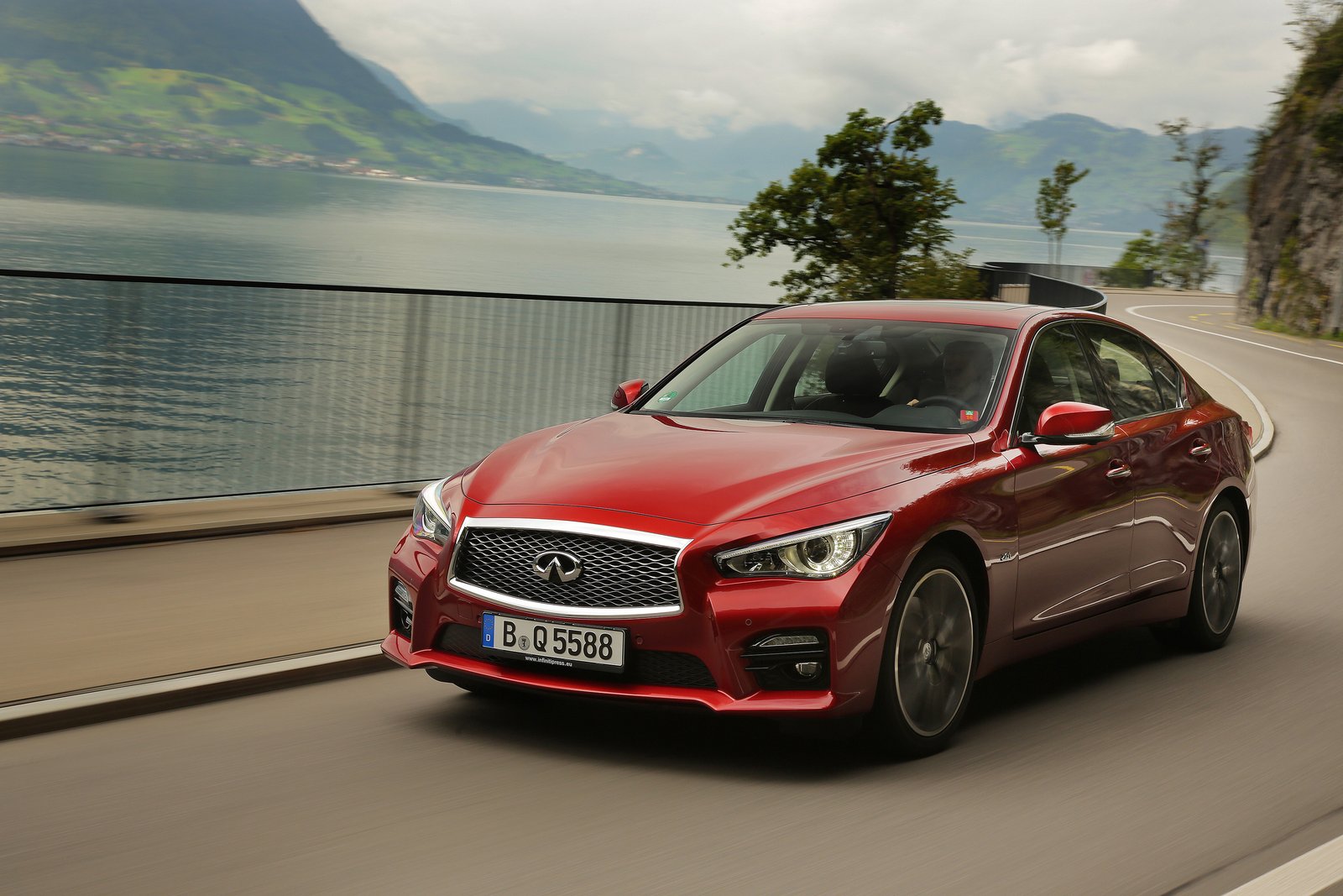 Стоит ли брать подержанный Infiniti Q50