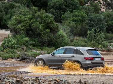 slide image for gallery: 24163 | Mercedes-Benz GLC