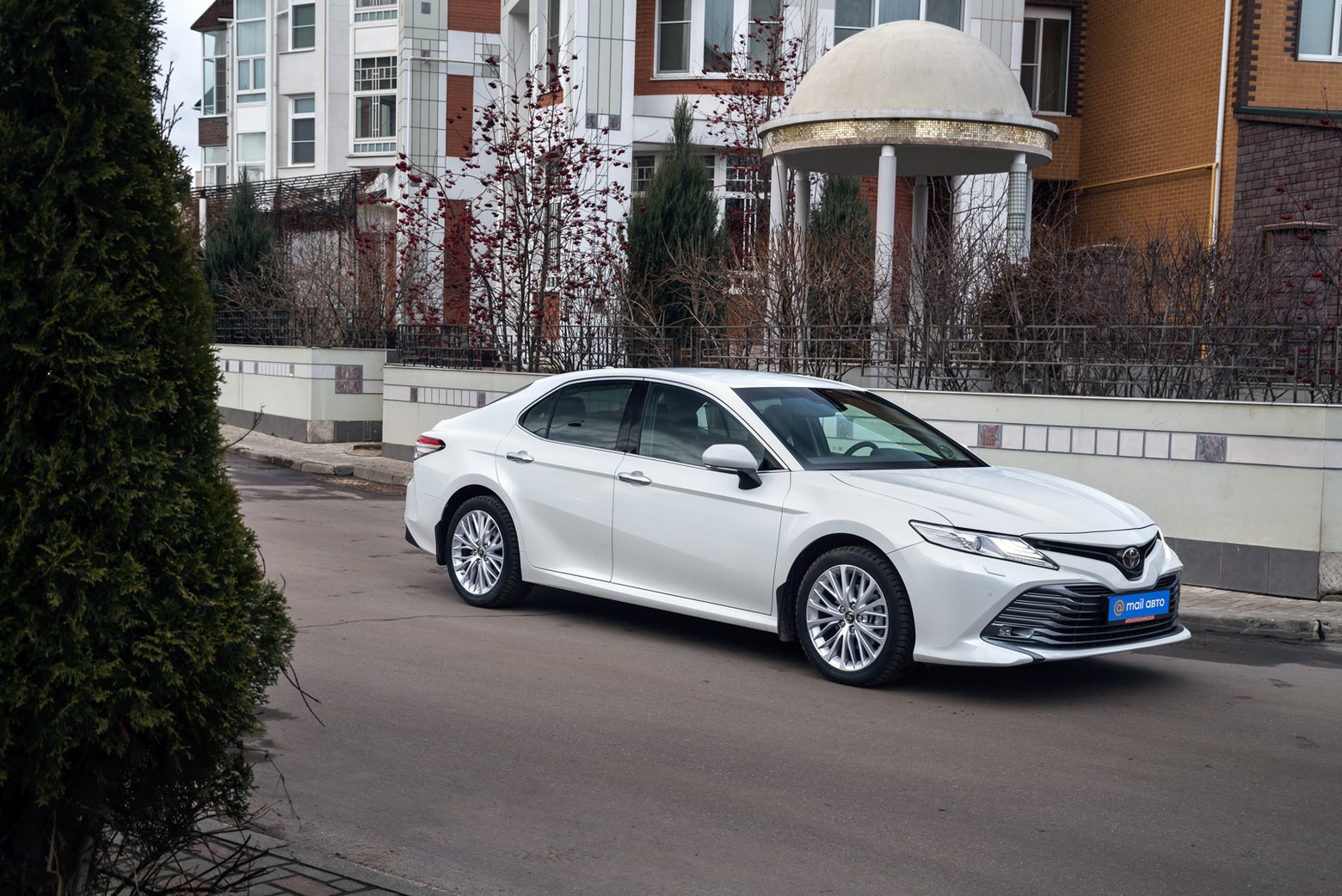 Тойота соната. Hyundai Sonata vs Toyota Camry. Хендай Соната или Тойота Камри.