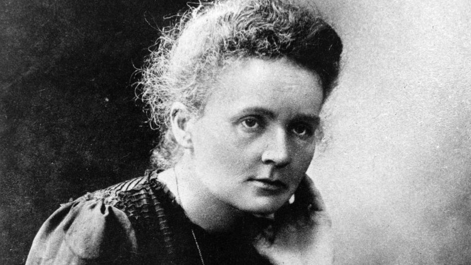 Мария Склодовская-Кюри — первая женщина — нобелевский лауреат и первый в истории двукратный нобелевский лауреат по физике (1903) и по химии (1911) Мария Склодовская-Кюри — первая женщина — нобелевский лауреат и первый в истории двукратный нобелевский лауреат по физике (1903) и по химии (1911)